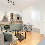 Cozy Studio With Balcony And Free Garage By Noclegi Renters