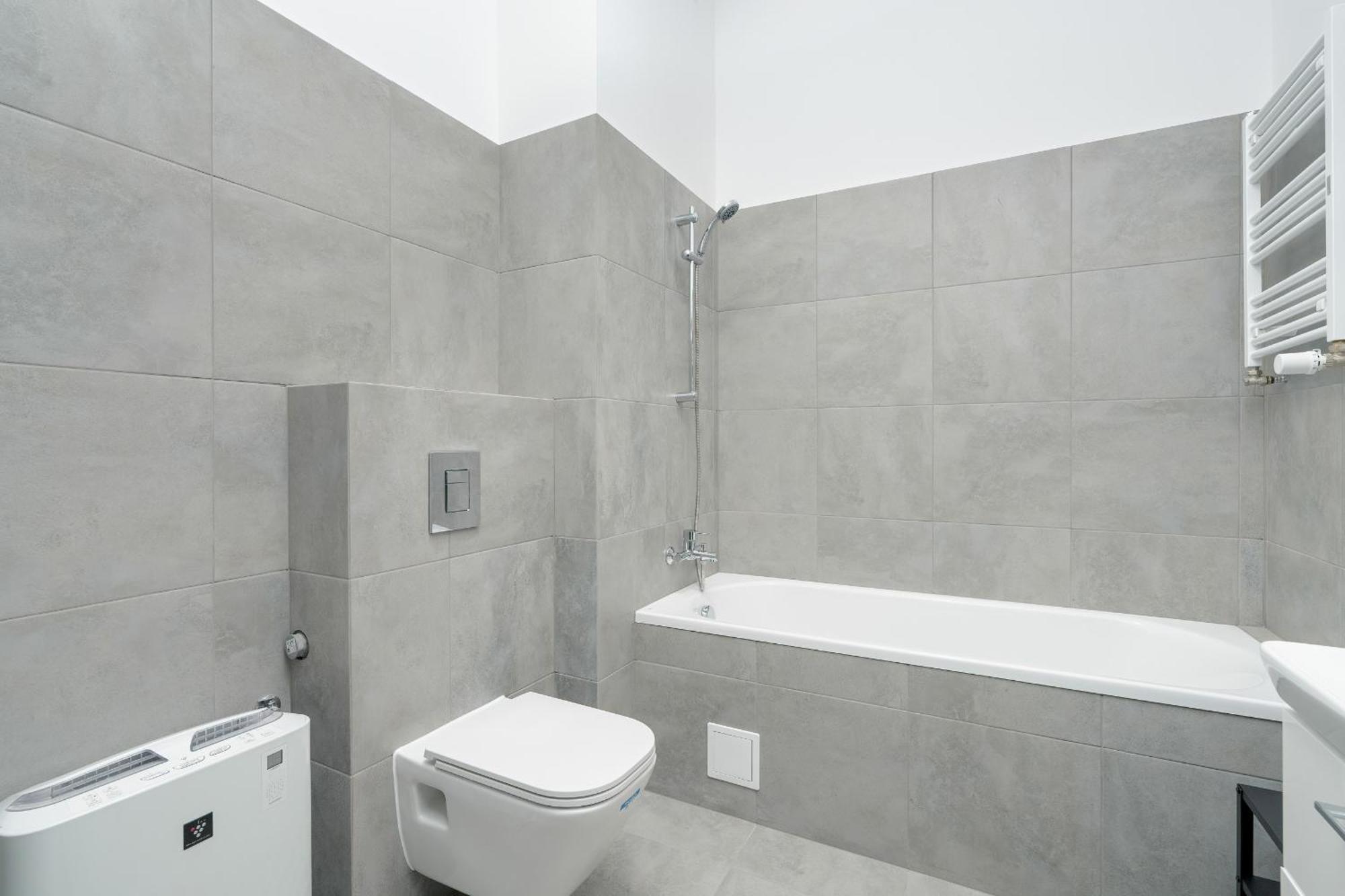 Cozy With Balcony And Free Garage By Renters
