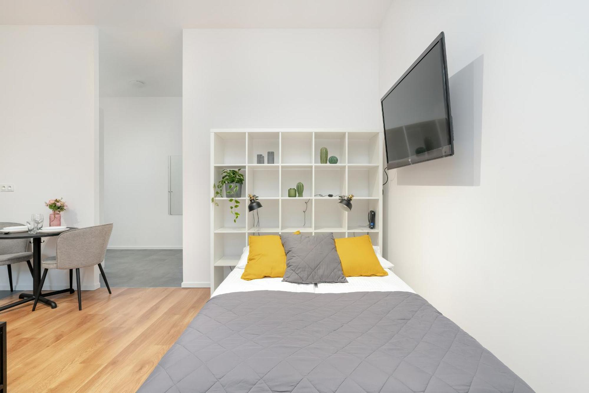 Cozy With Balcony And Free Garage By Renters * Poznan